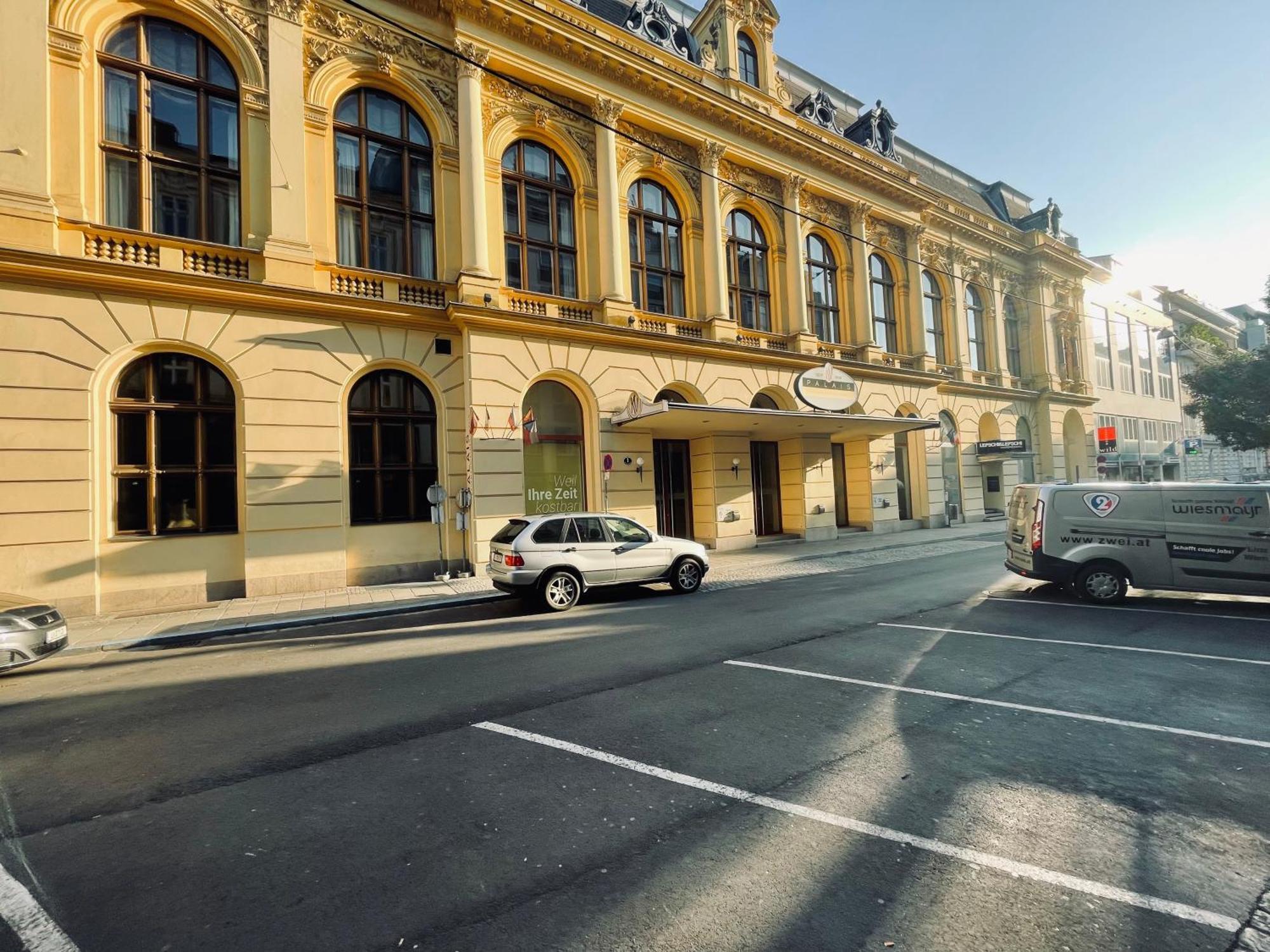 Salon Des Fleurs Linz-Landstrasse Lejlighed Eksteriør billede